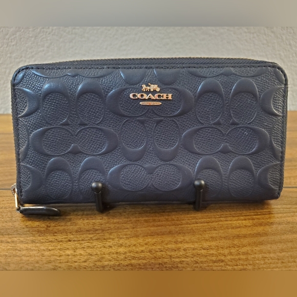 Coach Handbags - COACH LEATHER ACCORDION CHARCOAL/SLATE WALLET IN LIKE NEW CONDITION!